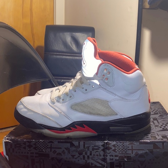 Jordan Retro 5 “Fire Red” - Picture 2 of 5